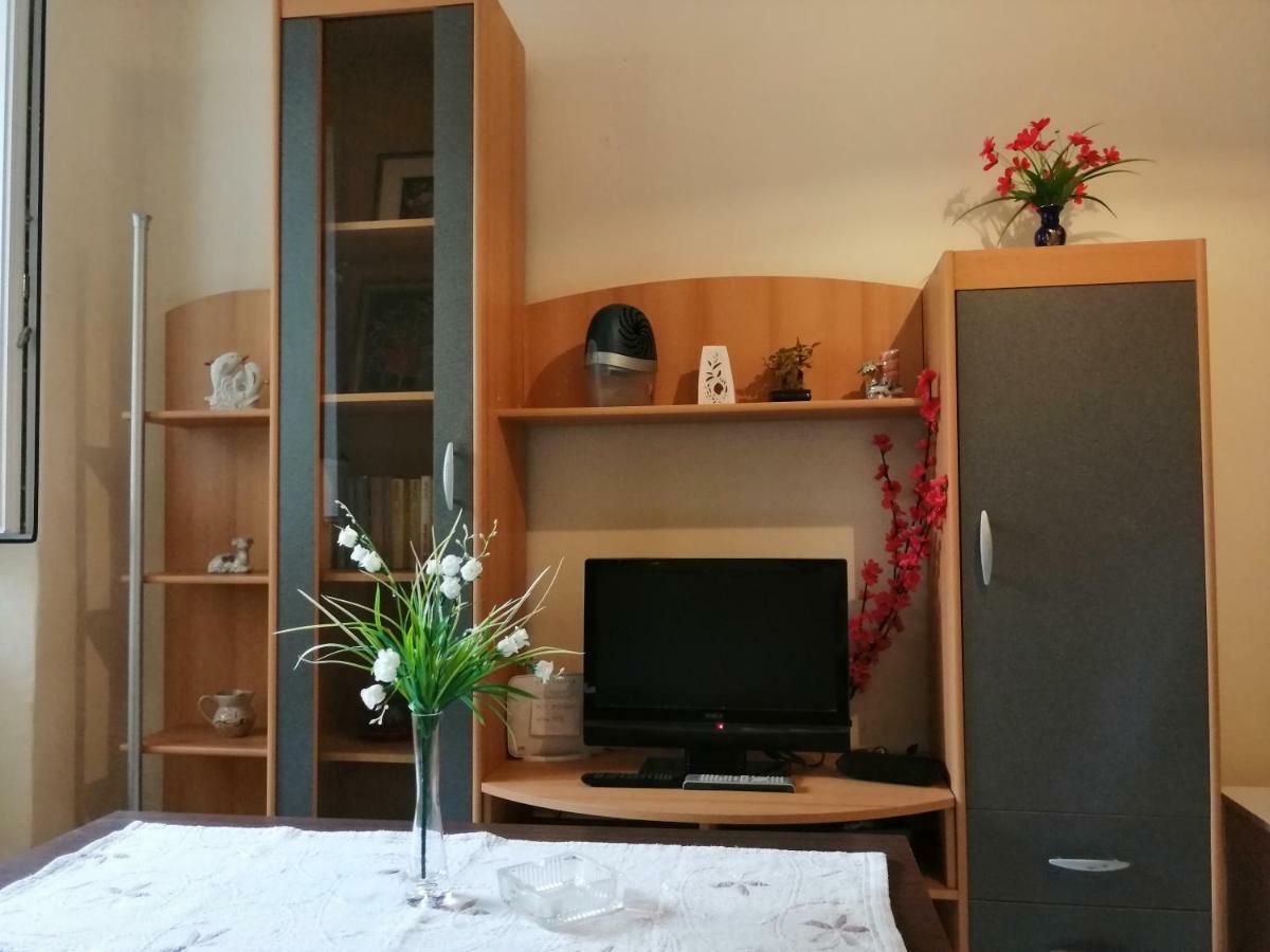 Apartment Micaela Pula Luaran gambar
